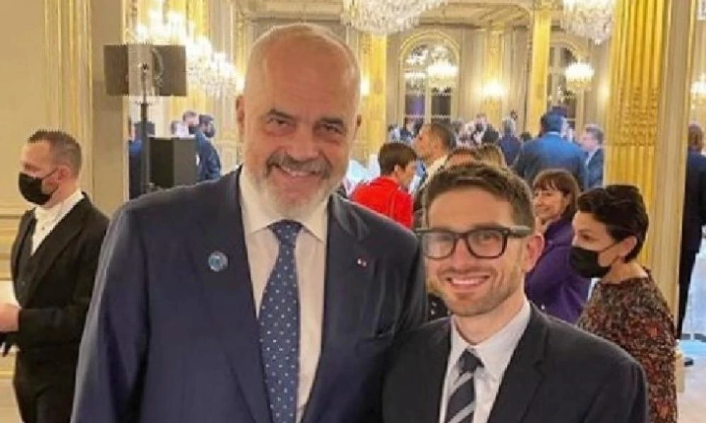Δείπνο στα Ηλύσια Πεδία με τον γιο του Σόρος για τον Έντι Ράμα